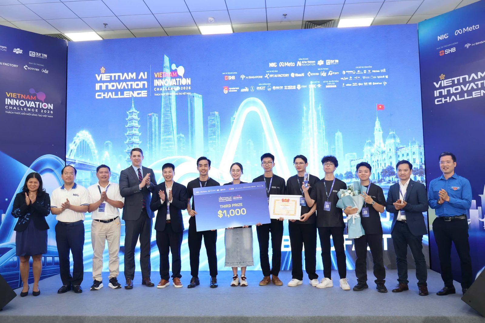 SenAI nhận Giải Ba chung cuộc trên sân khấu